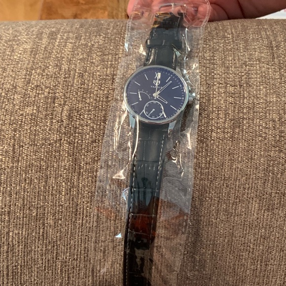 Watch - Picture 3 of 3